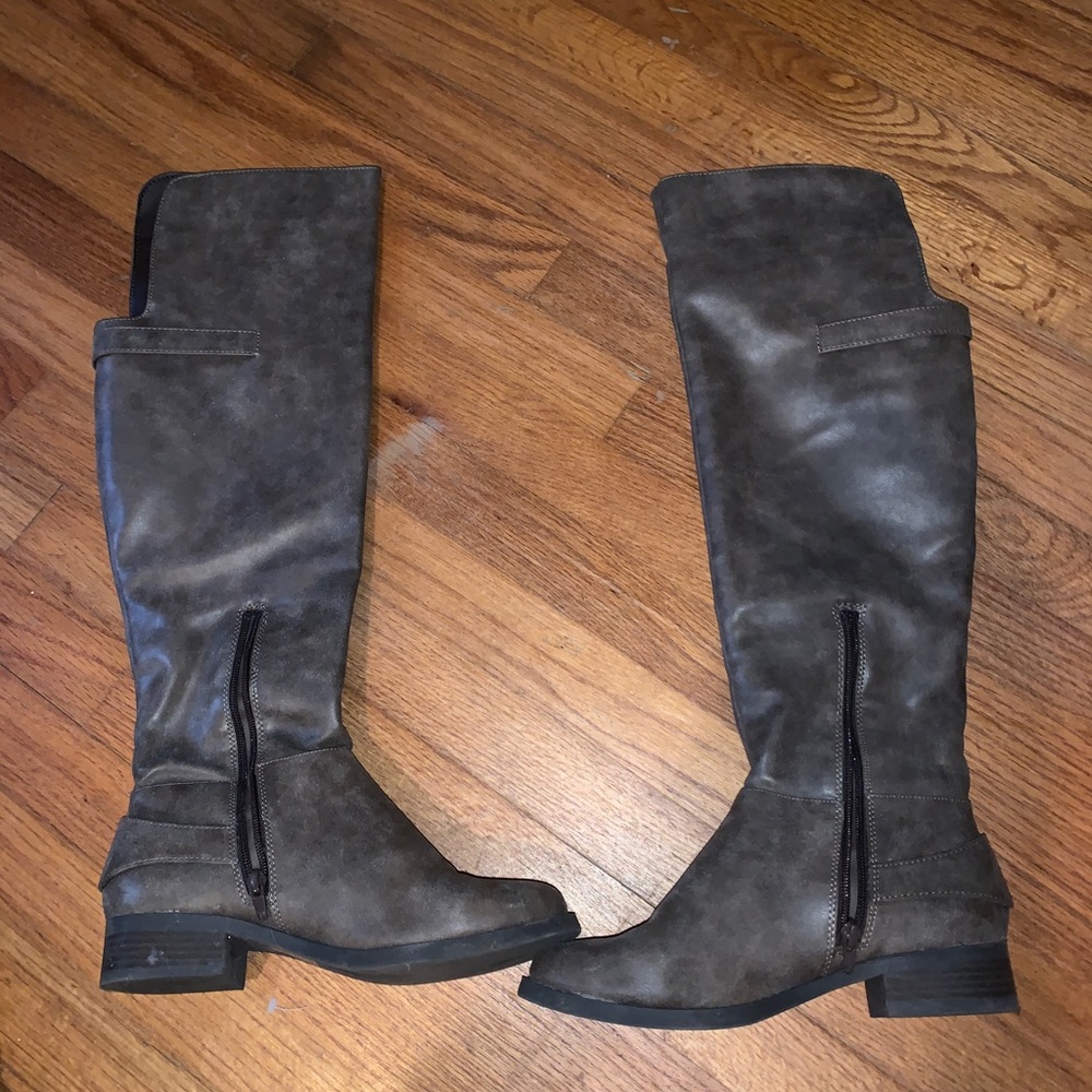 Altard state grey tall boot size 8
